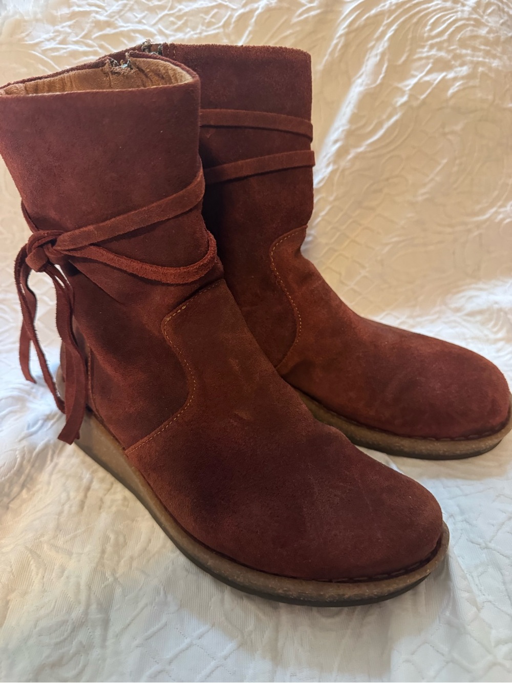 Born Suede Ankle Boots Rust Wrap Tie Boho Wedge size 8